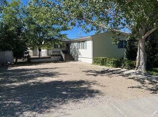 140 N 9th St, Douglas, WY 82633