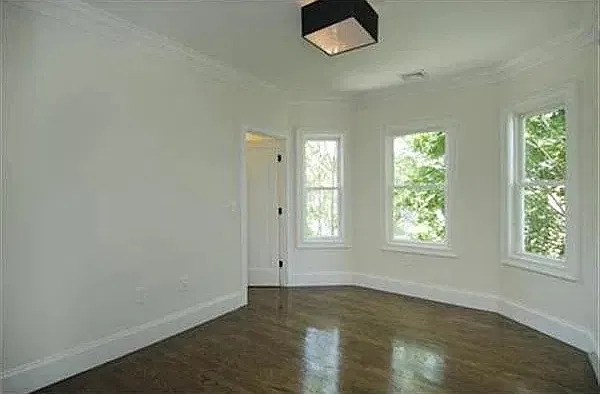 2 bed, 1050 sqft, $4,000 — Photo 3