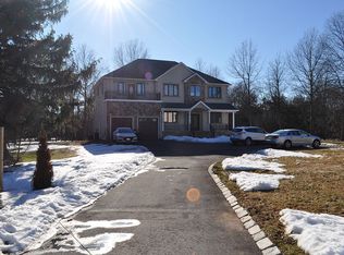 35 Susan Dr, Somerset, NJ 08873