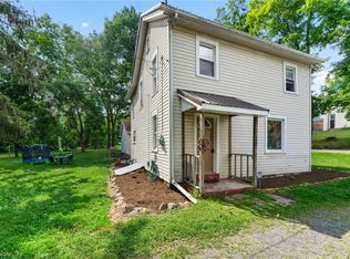 10215 2nd St, Hanoverton, OH 44423