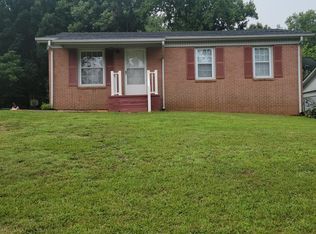 844 Clearview Dr, Martinsville, VA 24112