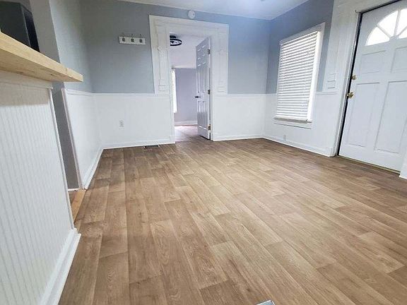 5th image of 1901 Cowan Ave