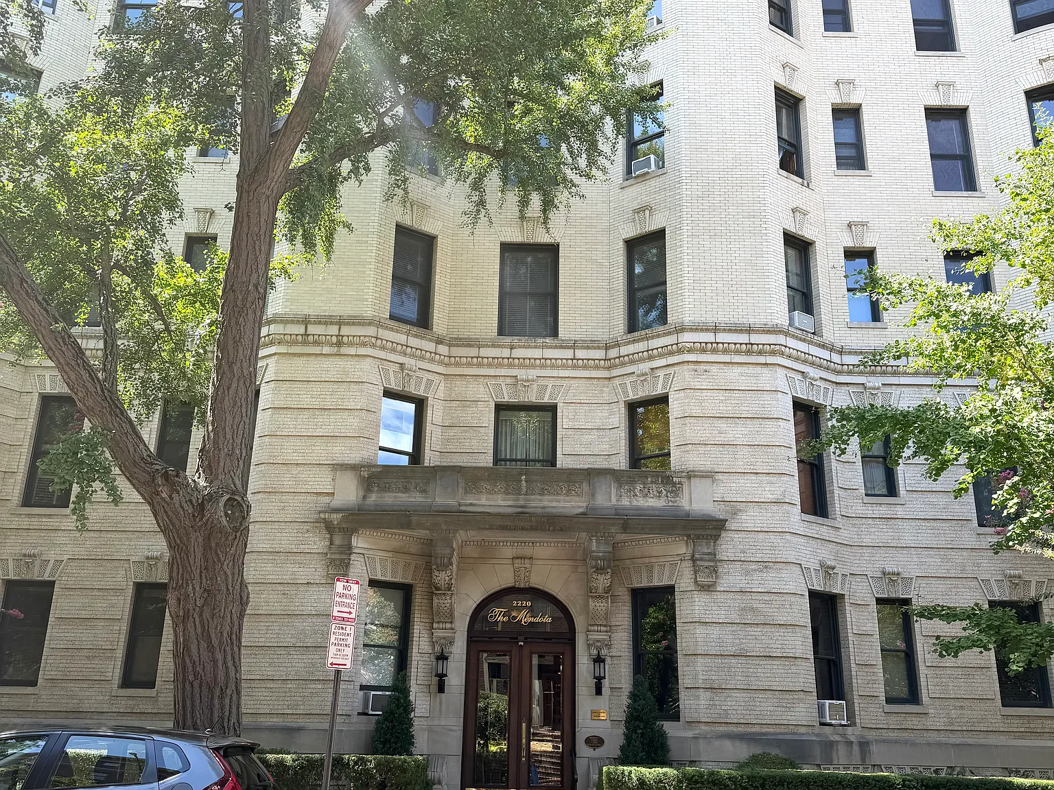1 bed, 500 sqft, $2,050 — Photo 2
