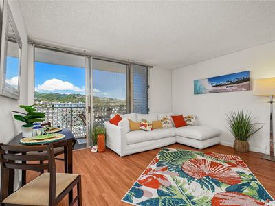 737 Olokele Ave APT 602, Honolulu, HI, 96816