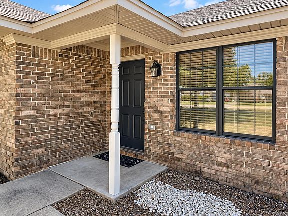 4th image of 21 Sharon Cir