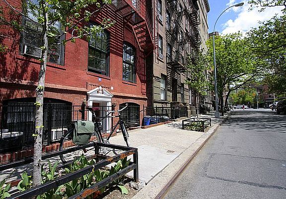 5th image of 47 Jane St APT 15