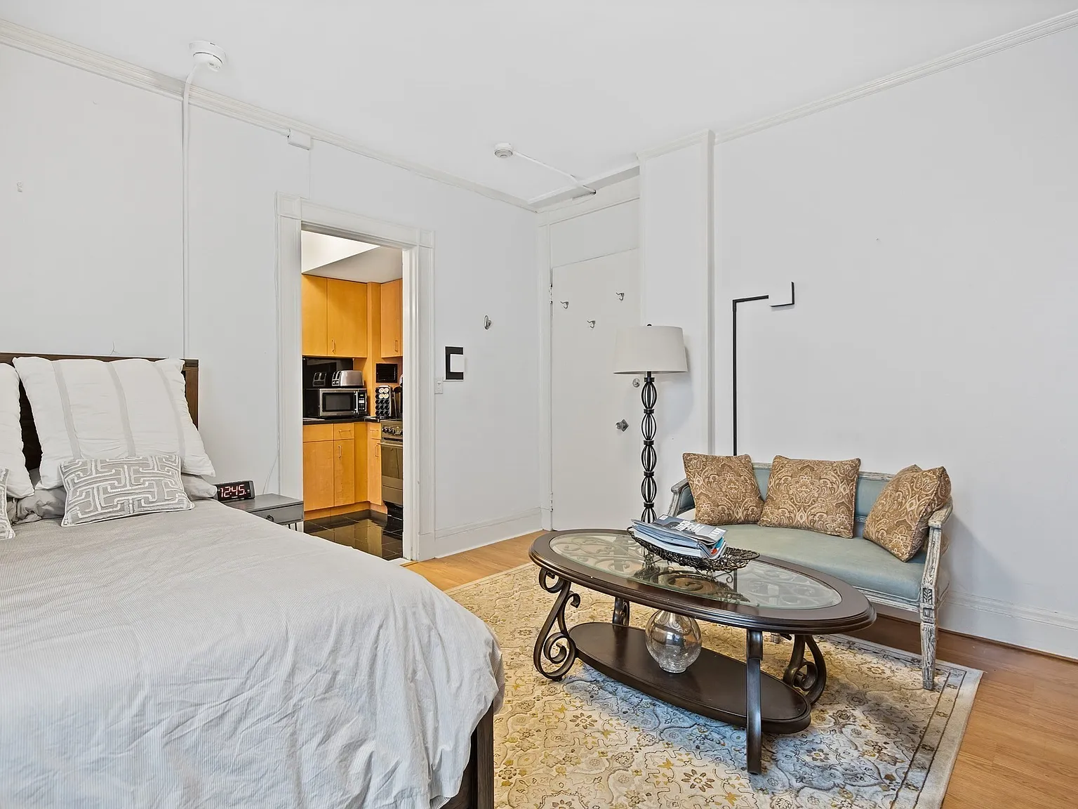 1 bed, 1.0 bath, 290 sqft, $2,550 — Photo 2