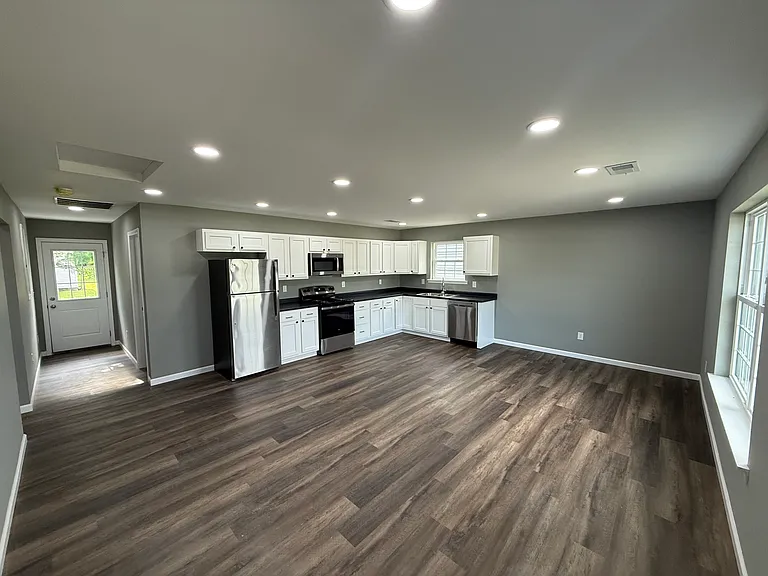 406 S Ireland St #408 — Photo 2