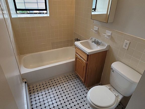 4th image of 1358 Sheridan Ave #4CC