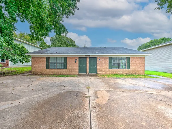 2748 & 2750 N Valencia Ave, Fayetteville, AR 72703