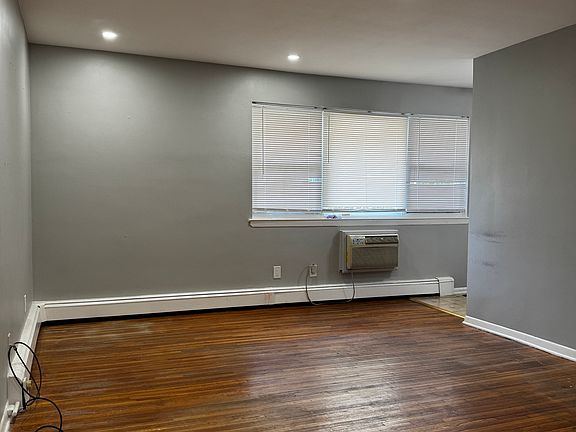 3rd image of 2428 Saint George Ave #C7