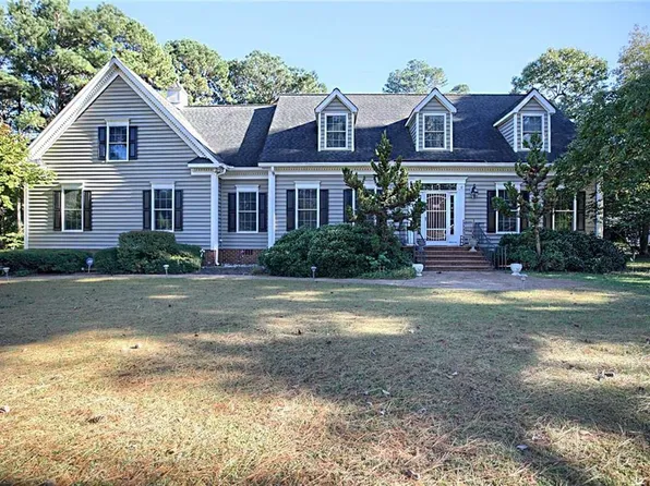 229 Skipjack Ln, Cobbs Creek, VA 23035