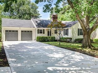 1236 Romany Rd, Kansas City, MO 64113