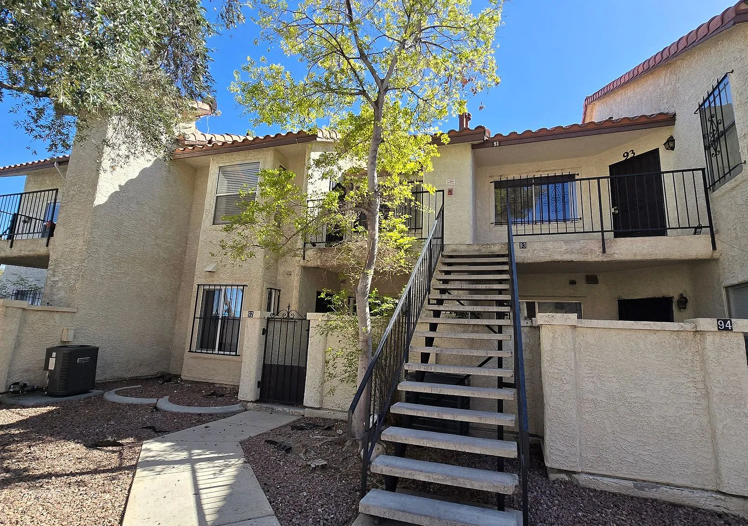 Cute 1 bedroom & 1 bath unit — Photo 4