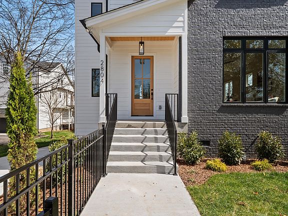 4th image of 2804 Eastland Ave