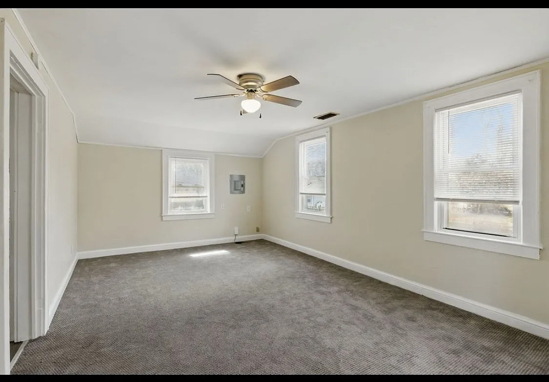 2 bed, 952 sqft, $1,800 — Photo 4