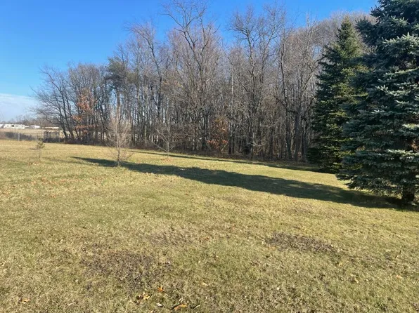 1 Shoreline Dr, Colon, MI 49040