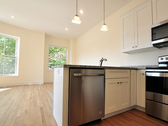 2nd image of 877 Beacon St #7