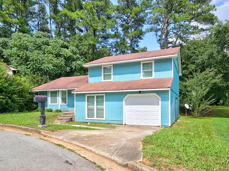 2136 Sara Ashley Way — Photo 2