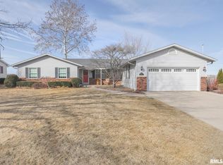 837 Hickory Dr, Geneseo, IL 61254