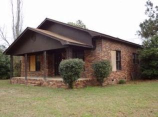 136 Forrester St NW, Pelham, GA 31779