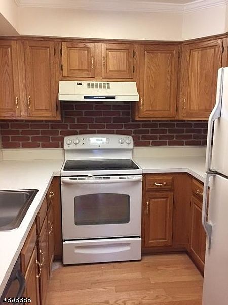 2nd image of 4 Spruce Ct