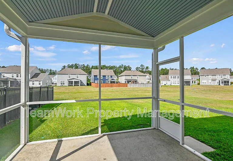 233 Seaworthy St — Photo 34