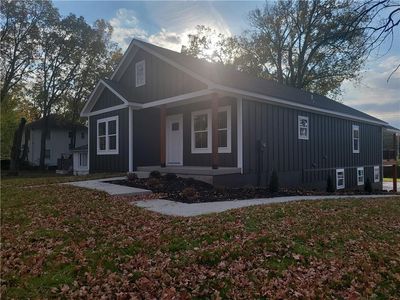 1400 S Dodgion Ave, Independence, MO, 64055