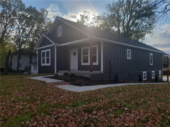 1400 S Dodgion Ave, Independence, MO 64055