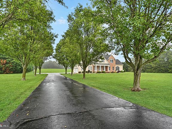 3rd image of 1495 Midstate Rd