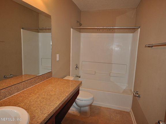 5th image of 11886 Alexandra Dr