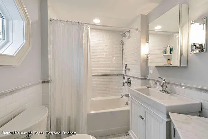 519 Saint Clair Ave — Photo 15