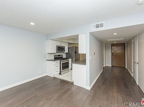 2nd image of 7001 S La Cienega Blvd APT 205