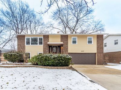 1427 S Fern Dr, Mount Prospect, IL, 60056