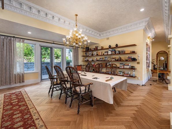 5 bedroom rental in West Vancouver — photo 9