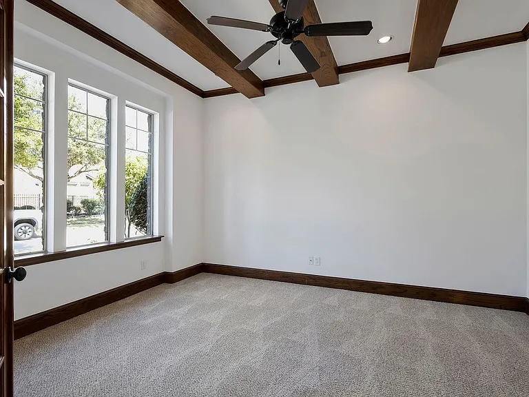 7905 Kickapoo Dr — Photo 8