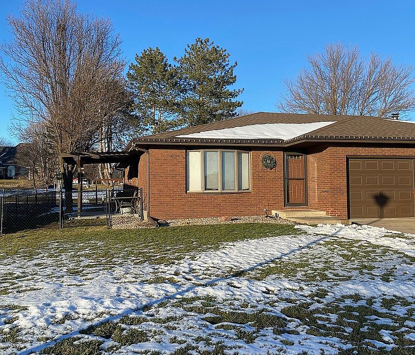 1st image of 1665 Eastridge Ave