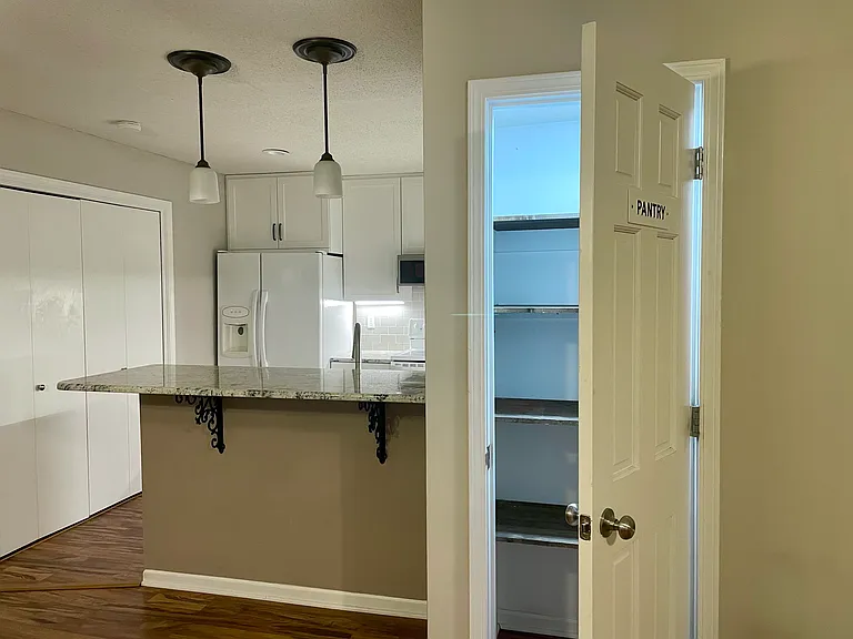 190 W Green Meadows Rd — Photo 13