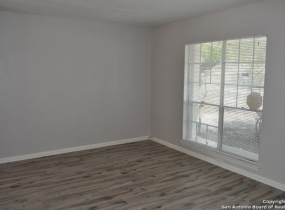 5th image of 14166 Swallow Dr