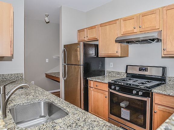 5th image of 13384 Connor Dr APT N