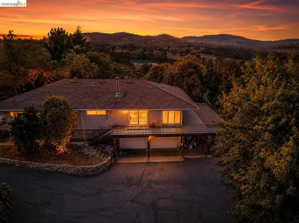 1841 Hoko Ct, Copperopolis, CA 95228