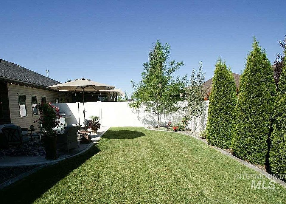 2nd image of 2647 Whispering Pine Dr