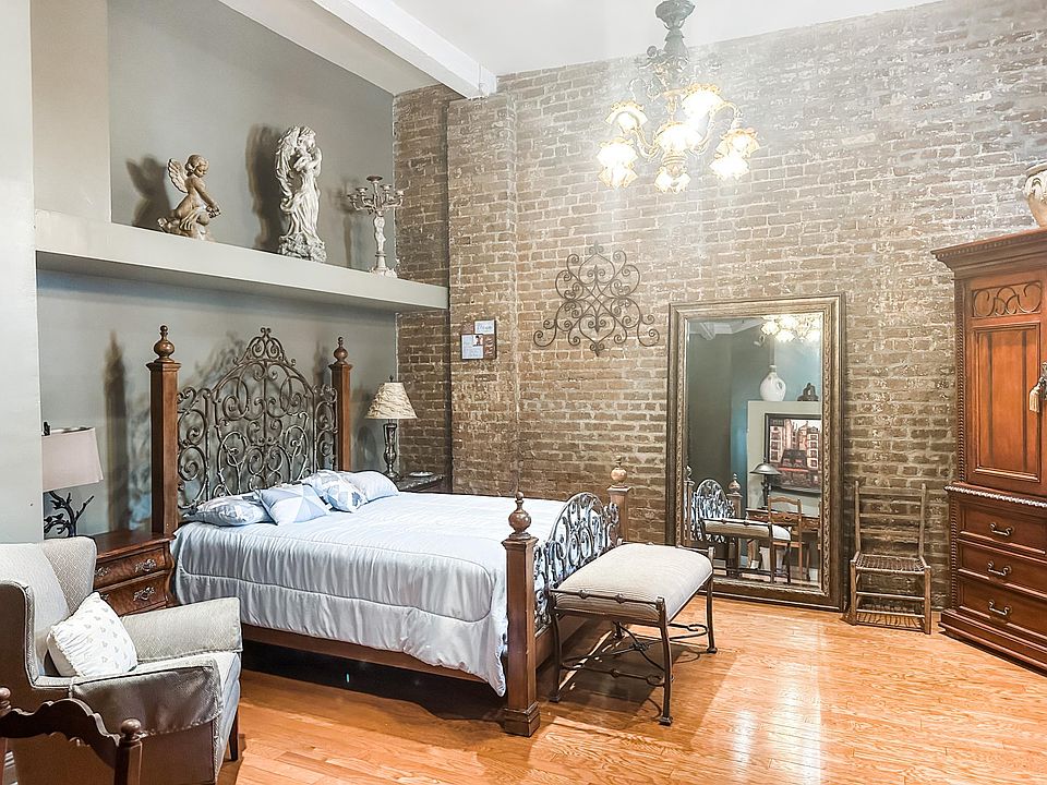 1st image of 700 Commerce St APT 310
