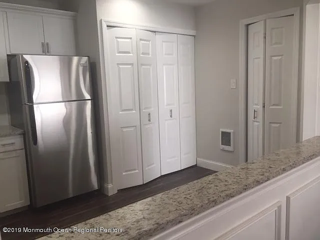 130 Amberly Dr #H — Photo 3