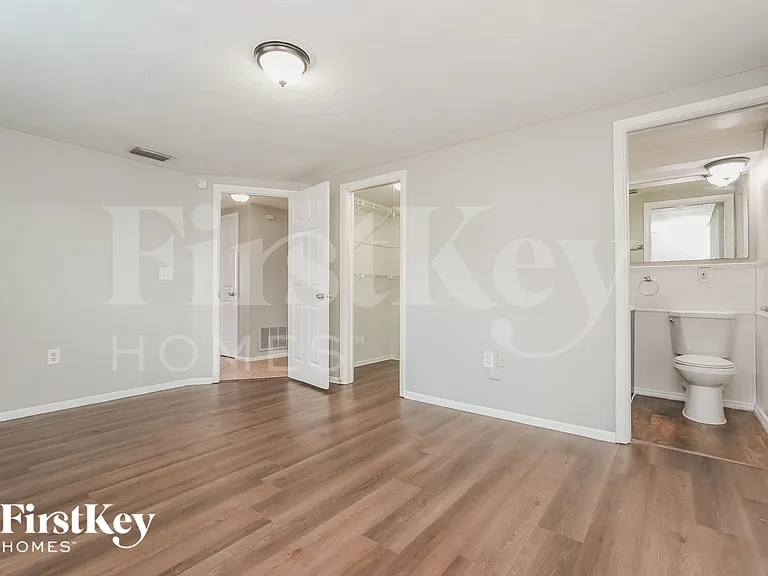 7915 Foxbloom Dr — Photo 8