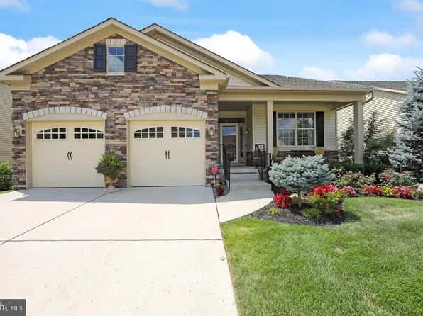 18 Taranto Ln, West Berlin, NJ 08091