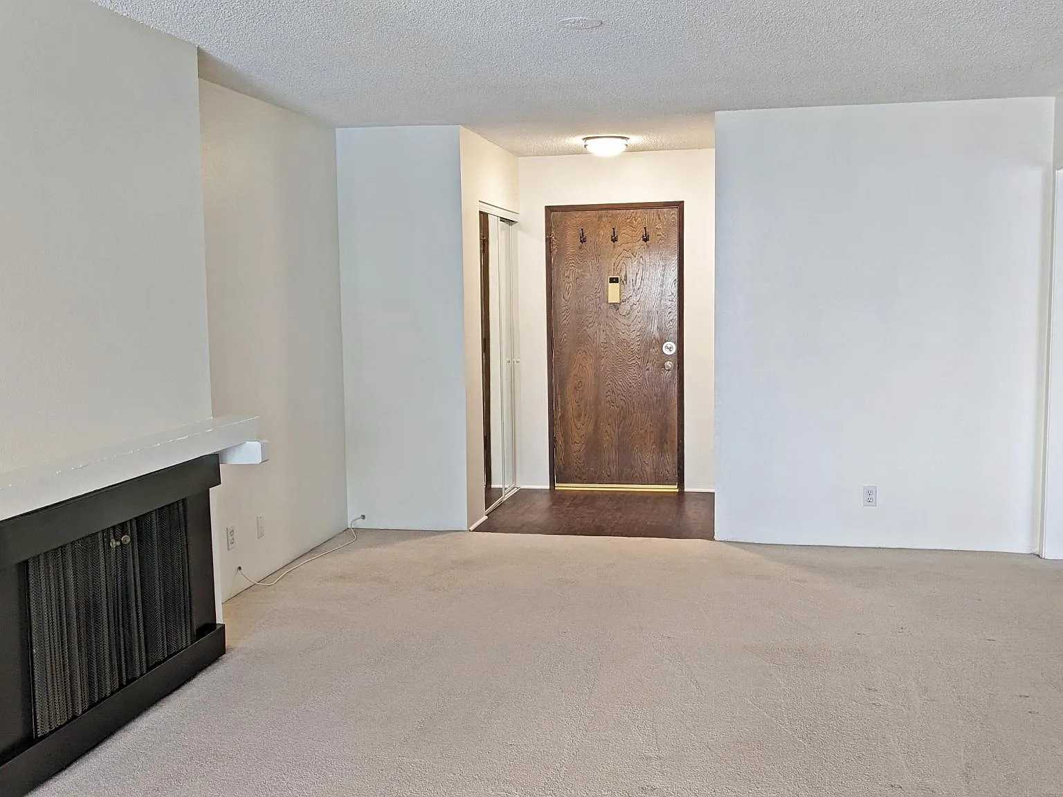 1 bed, 739 sqft, $2,500 — Photo 2