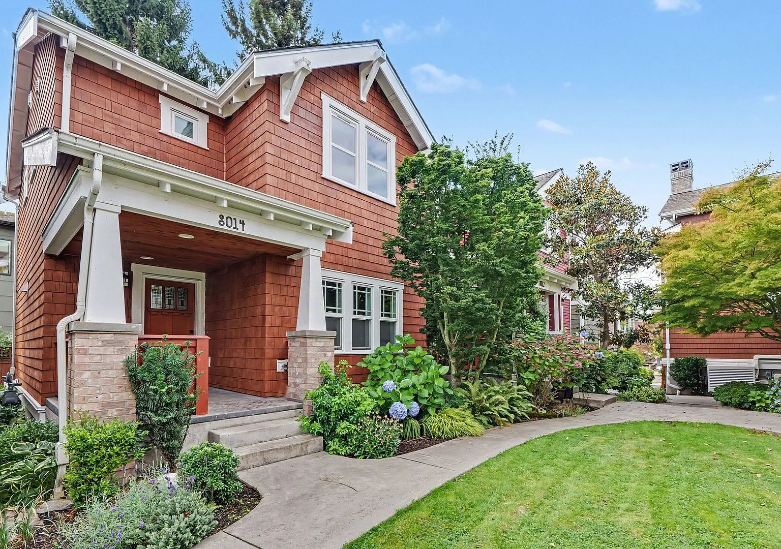 3Bd/3Ba Seattle Home — Photo 2
