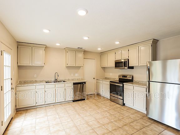 3rd image of 6638 Snow Meadow Dr