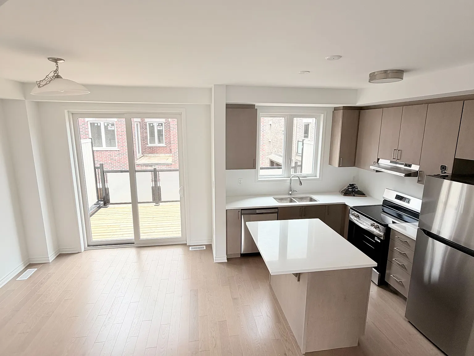 4 bed, $3,500 — Photo 3